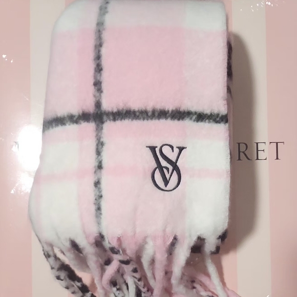 Victoria's Secret Pink and Black Checkered Scarf NWT - Picture 4 of 8